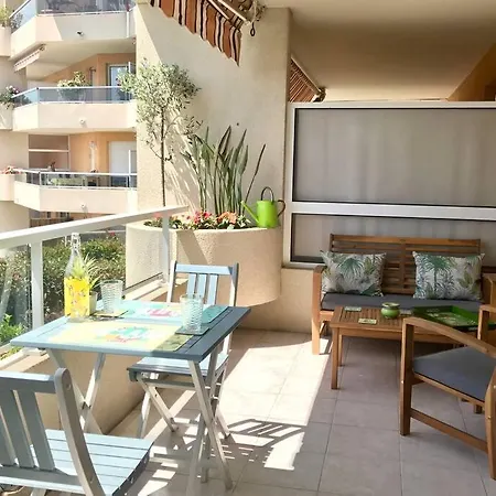 Apartment Ouest- Vue Garage Piscine Wifi